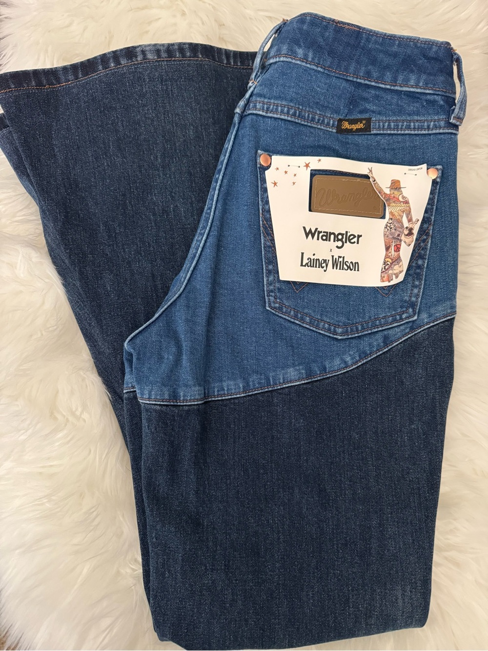 Wrangler x Lainey Wilson Dark Two Tone High Waist Bell Bottom Jeans 27 / 30 - Picture 2 of 7